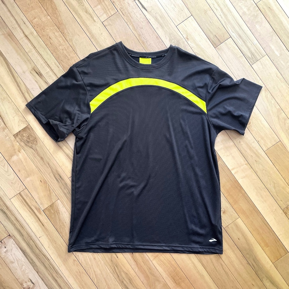 Men's XL Brooks running/workout t-shirt